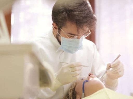 Efeitos colaterais do tratamento do câncer: mucosite e boca seca (xerostomia)